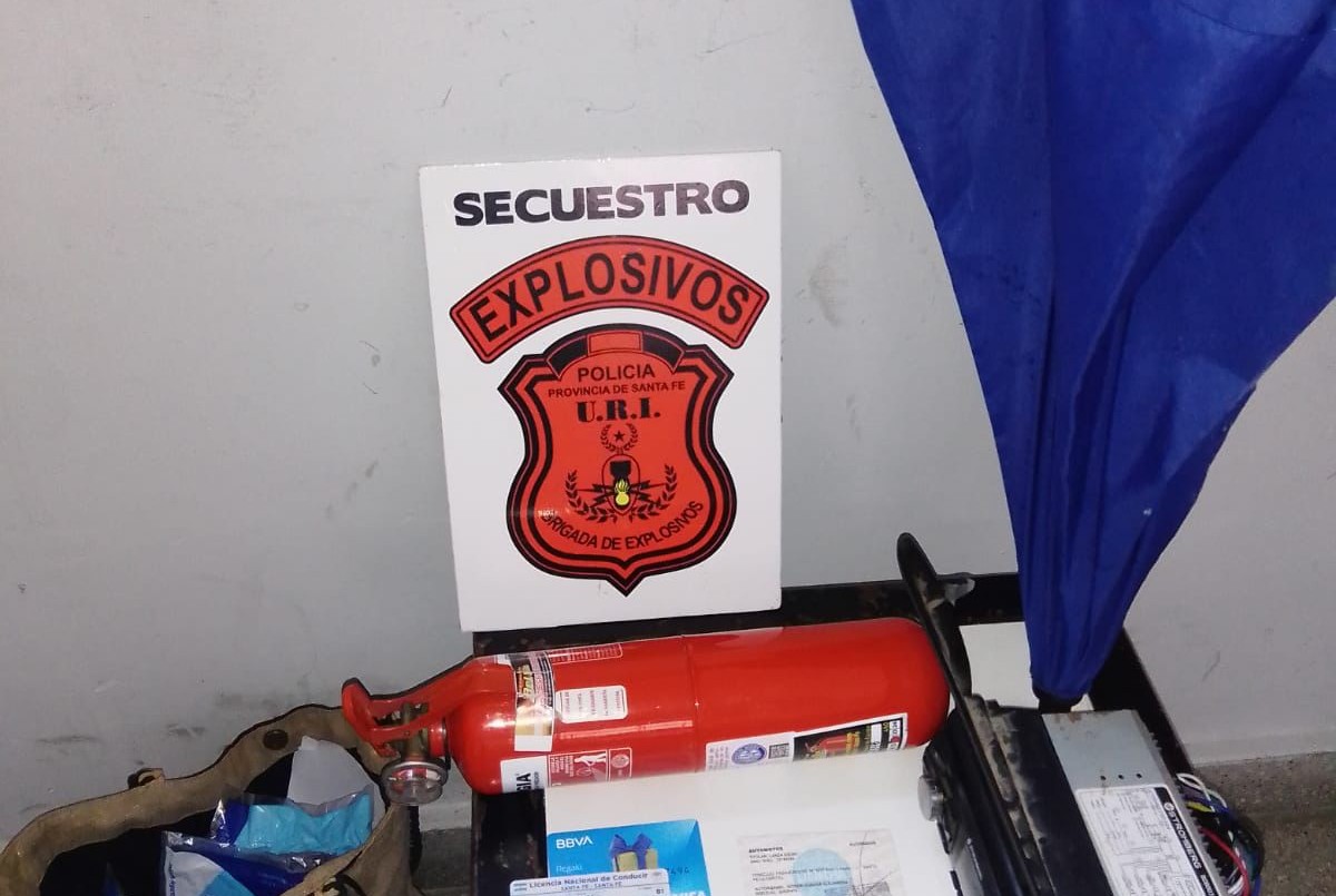 Detuvieron a dos jóvenes por abrir autos y robar en el estacionamiento de un supermercado | Noticias