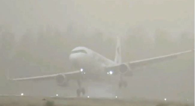 Video: No pudieron aterrizar por el viento en Neuquén | Nacionales