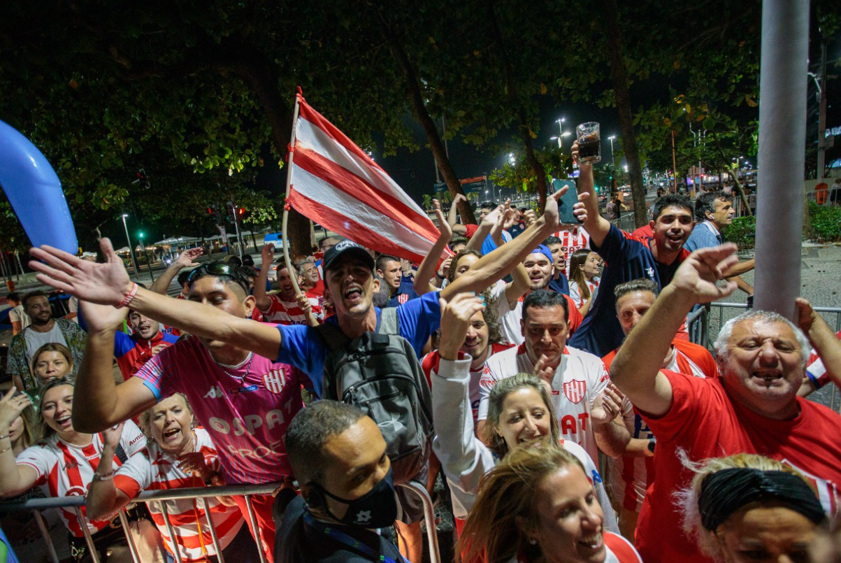 El recibimiento de los hinchas de Unión al plantel en Río de Janeiro | Deportes