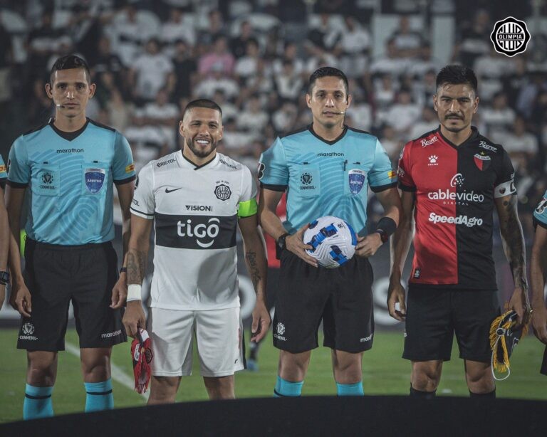 Queja formal: Colón evalúa presentar una nota ante Conmebol por el arbitraje ante Olimpia | Deportes