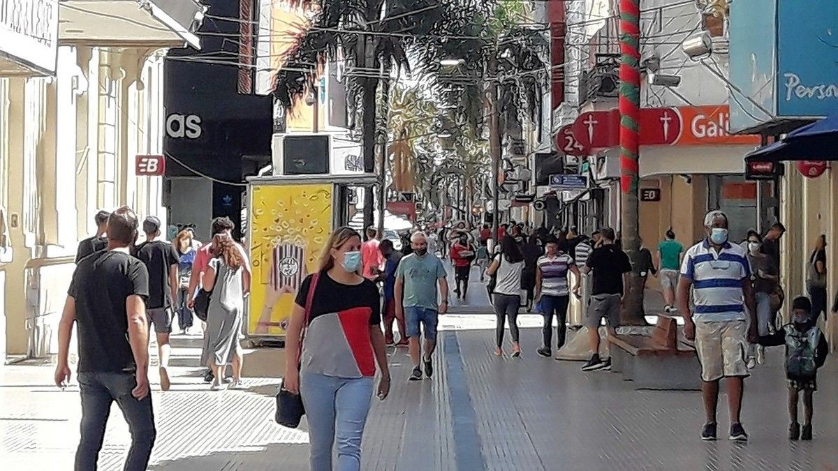Encuesta: casi el 90% de los comerciantes de Calle San Martín abrirían en horario corrido | Información General