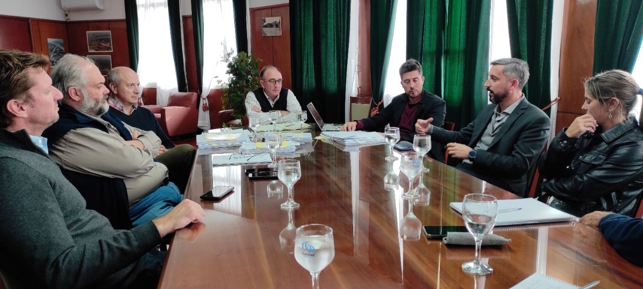 Iluminación de los accesos a Santa Fe: Reunión por los robos y actos vandálicos y nuevas inversiones | Información General