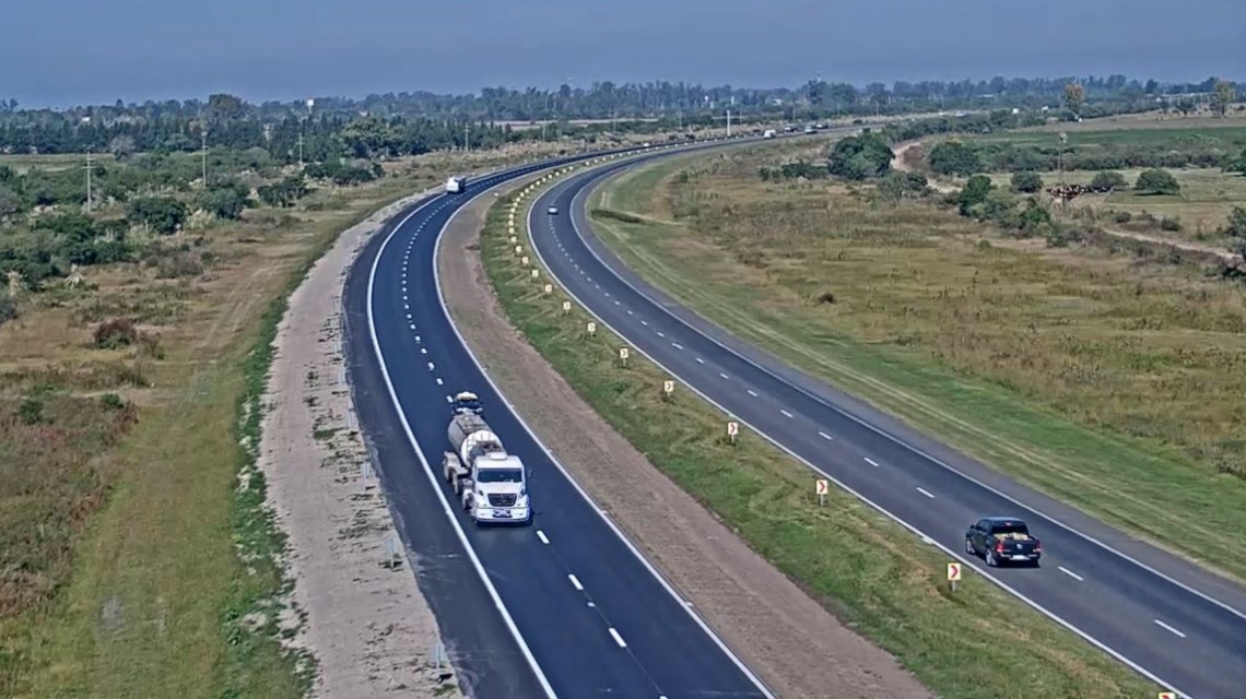 Licitan el mantenimiento del sistema de monitoreo de la Autopista Rosario-Santa Fe | Información General