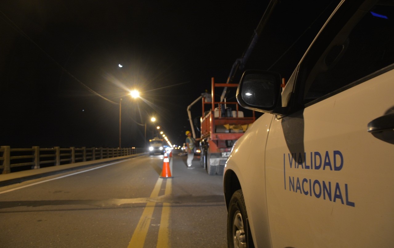 Esta noche habrá carril reducido en el Puente Carretero por la colocación de nuevas luces | Información General