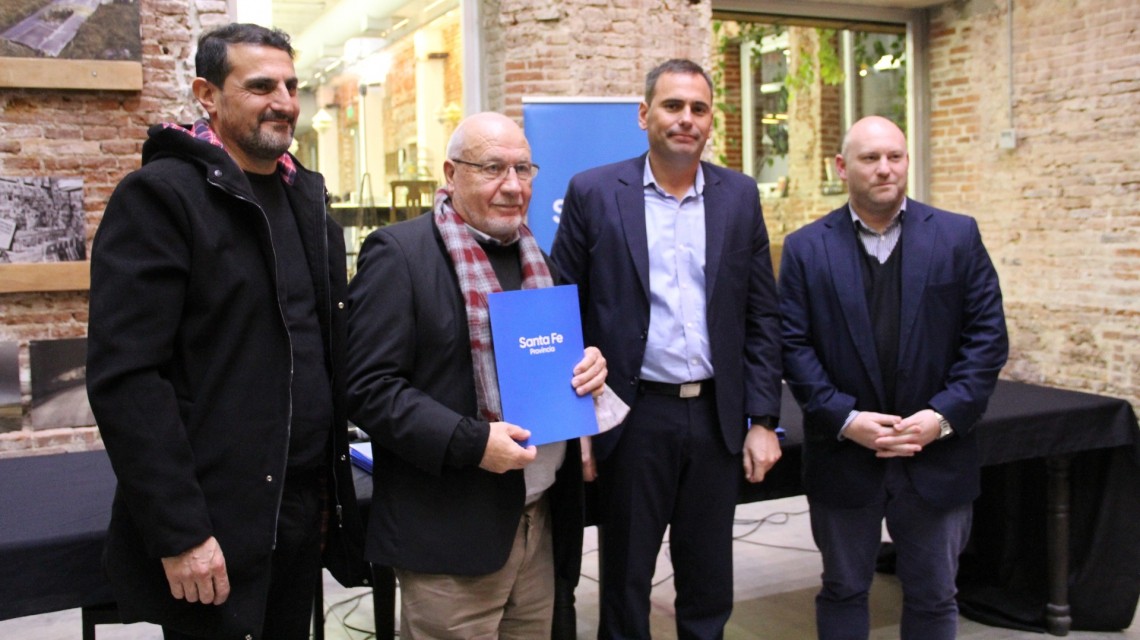 La provincia entregó aportes valuados en $13 millones a centros comerciales de Santa Fe | Noticias