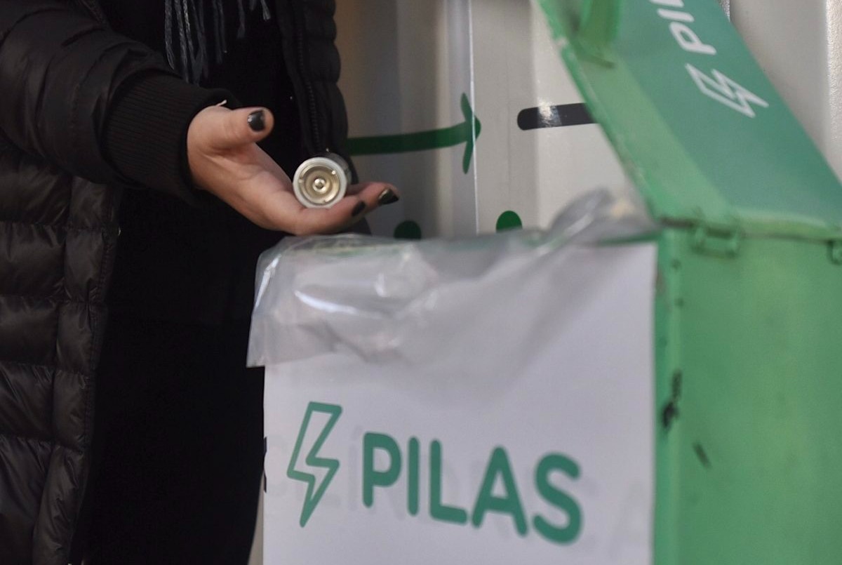 Tres Ecopuntos de la ciudad recibirán pilas en desuso todos los días | Información General