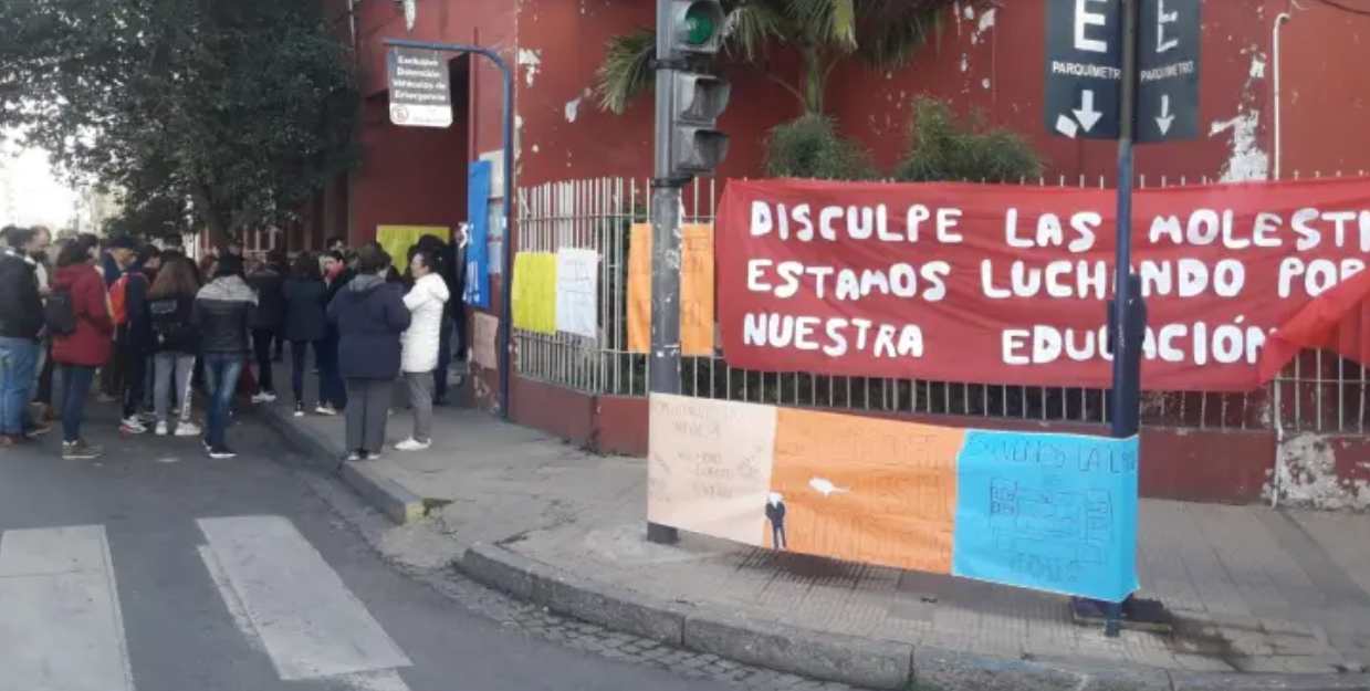 El reclamo estudiantil del Comercial destapó un manejo irregular de fondos | Noticias