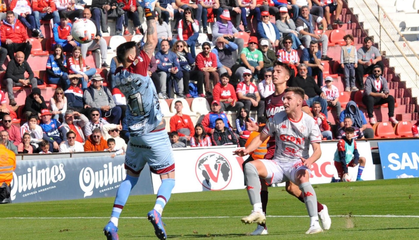 Unión goleó 3 a 0 a Lanús en Santa Fe | Deportes