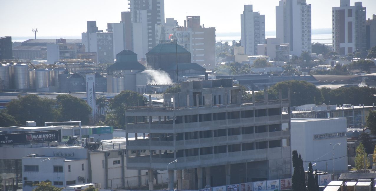 Jueves húmedo y con temperaturas primaverales en Santa Fe | Información General