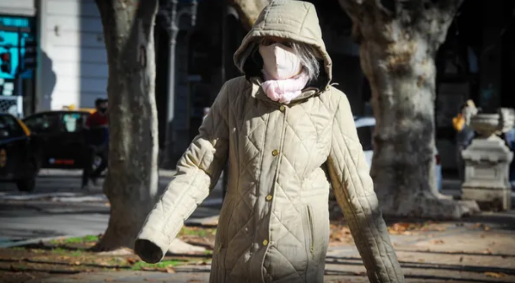 Jueves helado en la ciudad que se verá entibiado por la presencia del sol | Información General
