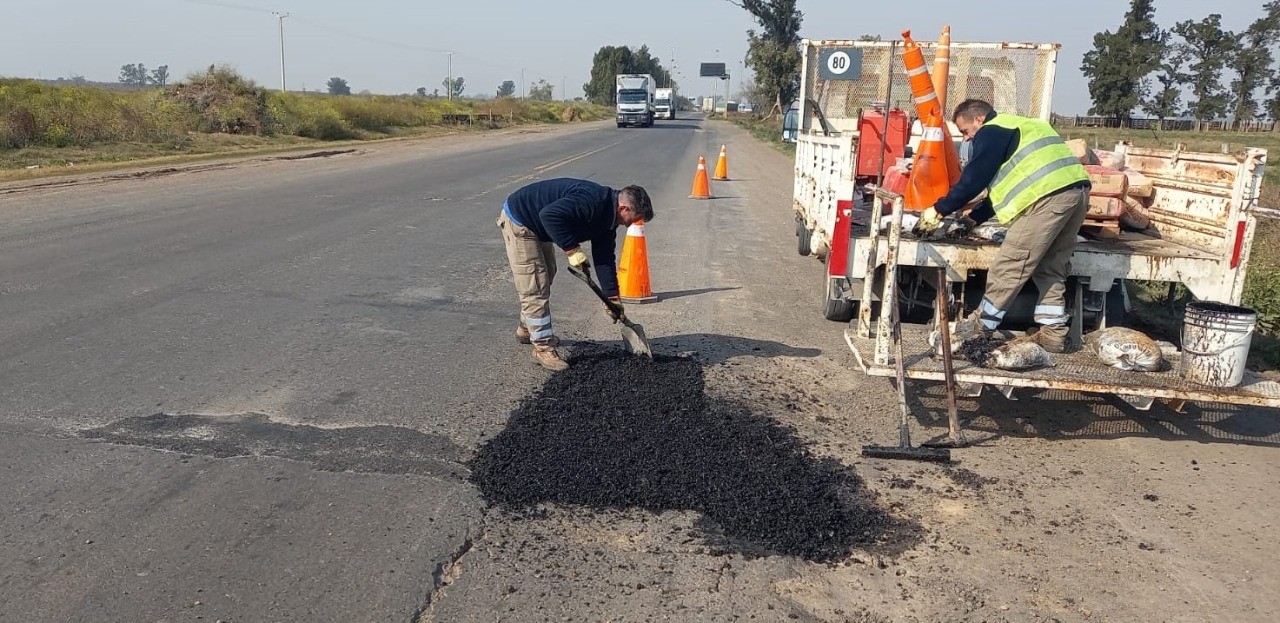 Vialidad Nacional realiza trabajos de bacheo en la RN 11 entre Candioti y Nelson | Información General