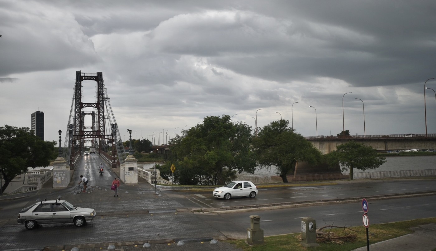 Sigue lloviendo en la ciudad y continúa vigente el alerta meteorológico | Información General