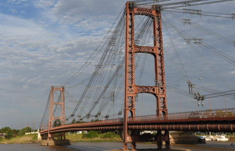 Cortarán el tránsito vehicular en el Puente Colgante para reparar las luces rotas | Información General