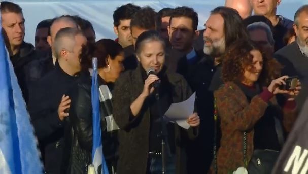 Alejandra Darín leyó un documento en Plaza de Mayo: "la paz social es una responsabilidad colectiva" | Nacionales
