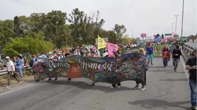 Comenzó el acto por los humedales en el puente Rosario-Victoria | Noticias