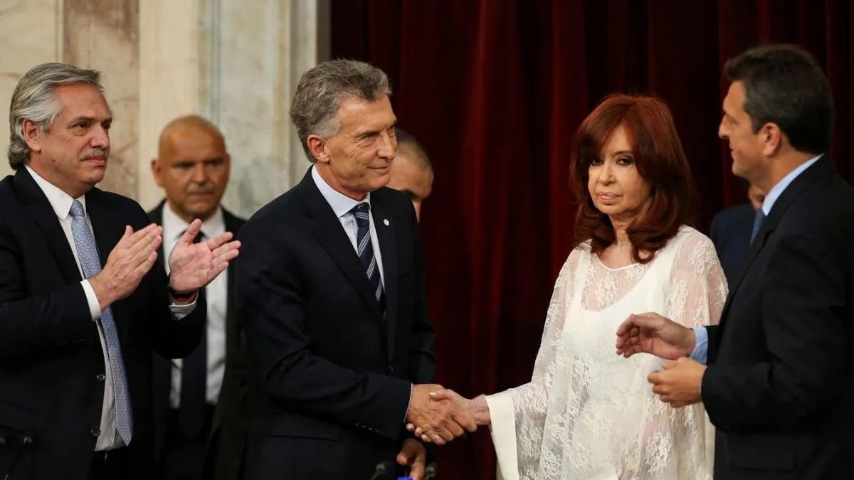 Macri sobre la posibilidad de un encuentro con CFK: "Con la Constitución sobre la mesa, sí" | Nacionales