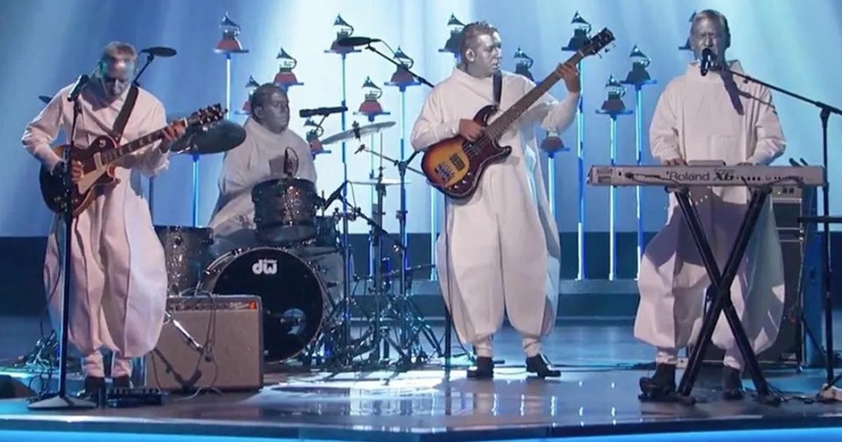 Se posterga el comienzo de la Bienal de Arte Joven | Información General