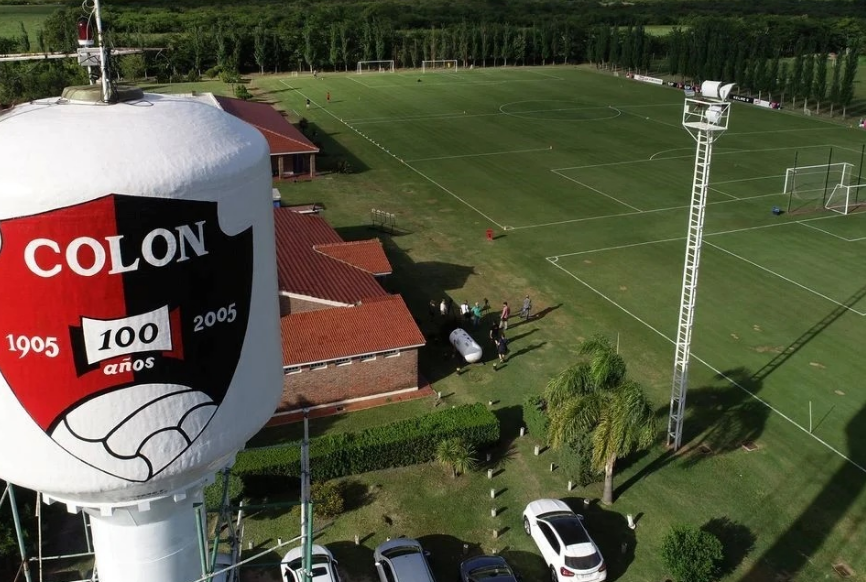 Colón vuelve a entrenar hoy con una fuerte custodia policial | Deportes
