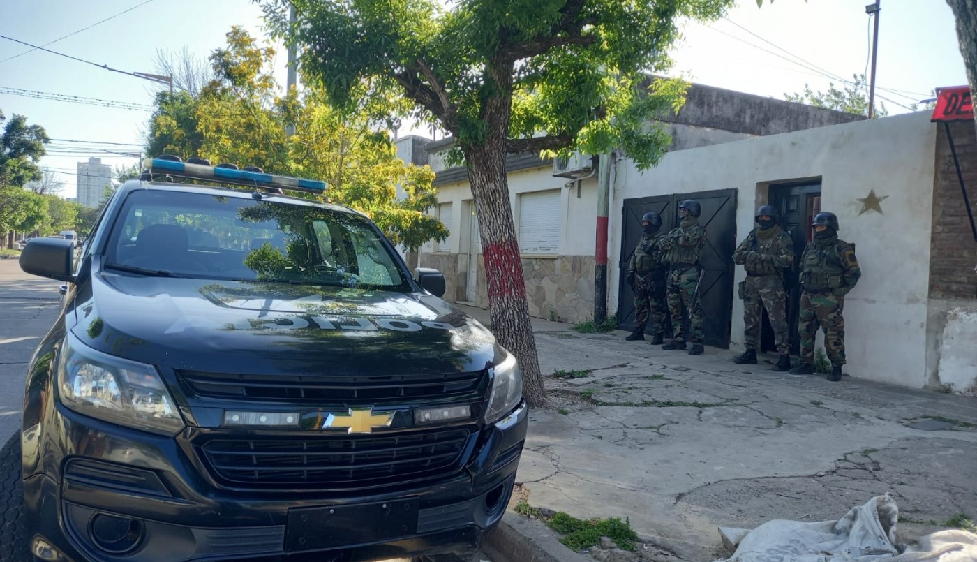 Encontraron 116 camisetas de Colón y 90 bolsos deportivos en la casa de Nano Leiva | Judiciales