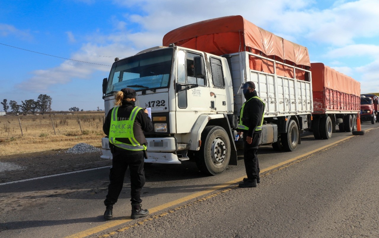La policía y las fuerzas federales realizan controles en los accesos a la provincia | Noticias