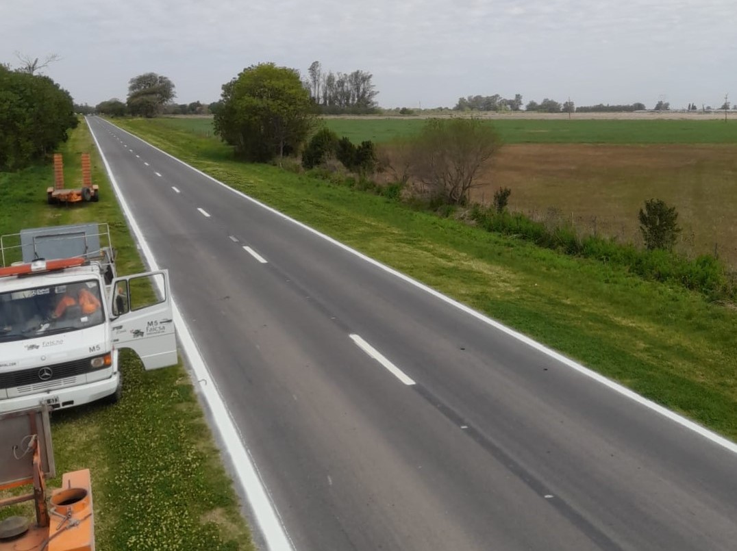 Continúa la demarcación horizontal de la RN 11 de Sauce Viejo a Barrancas | Información General