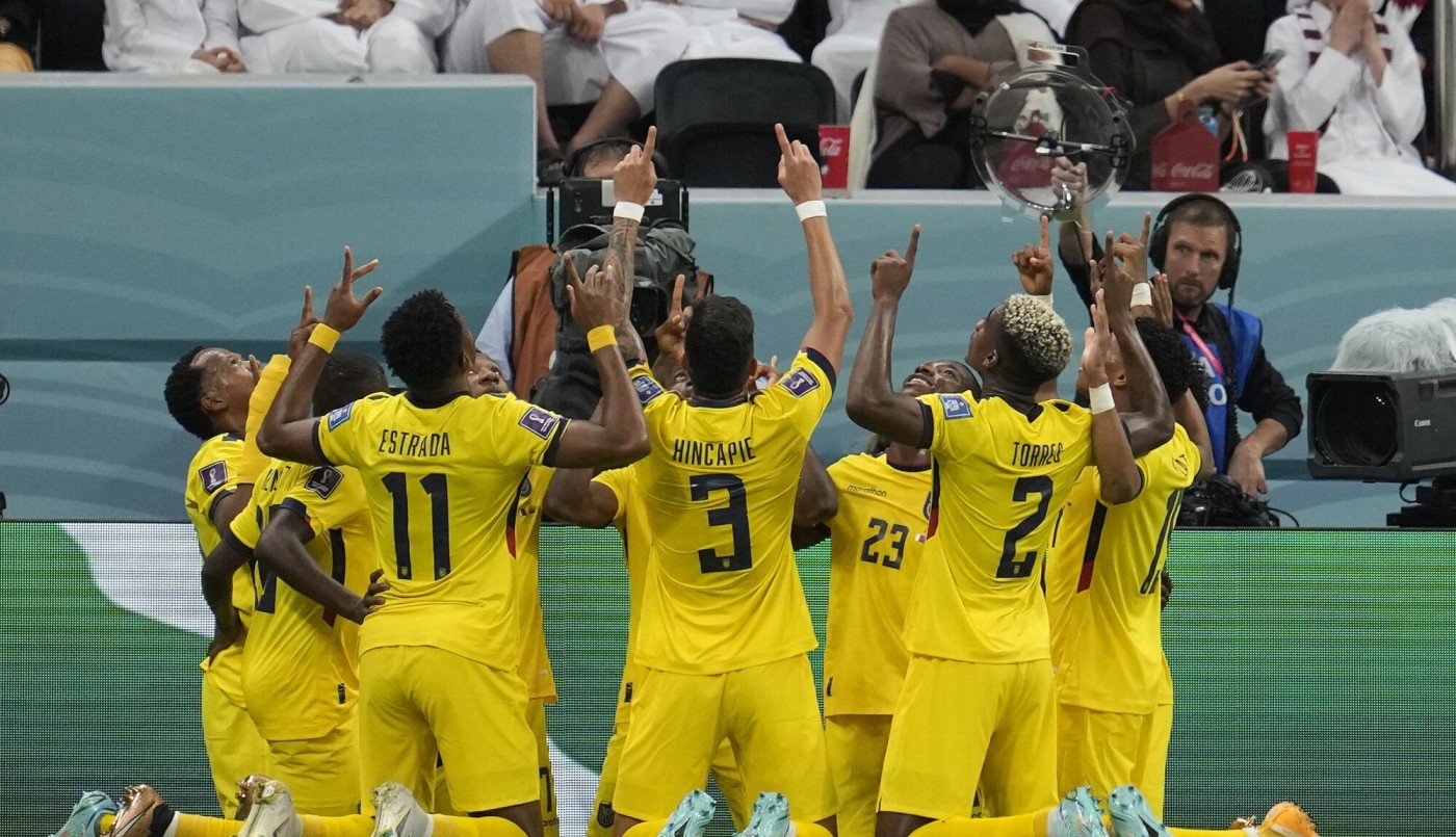 Ecuador hizo historia al ganarle con autoridad al anfitrión Qatar en el inicio del Mundial | Deportes
