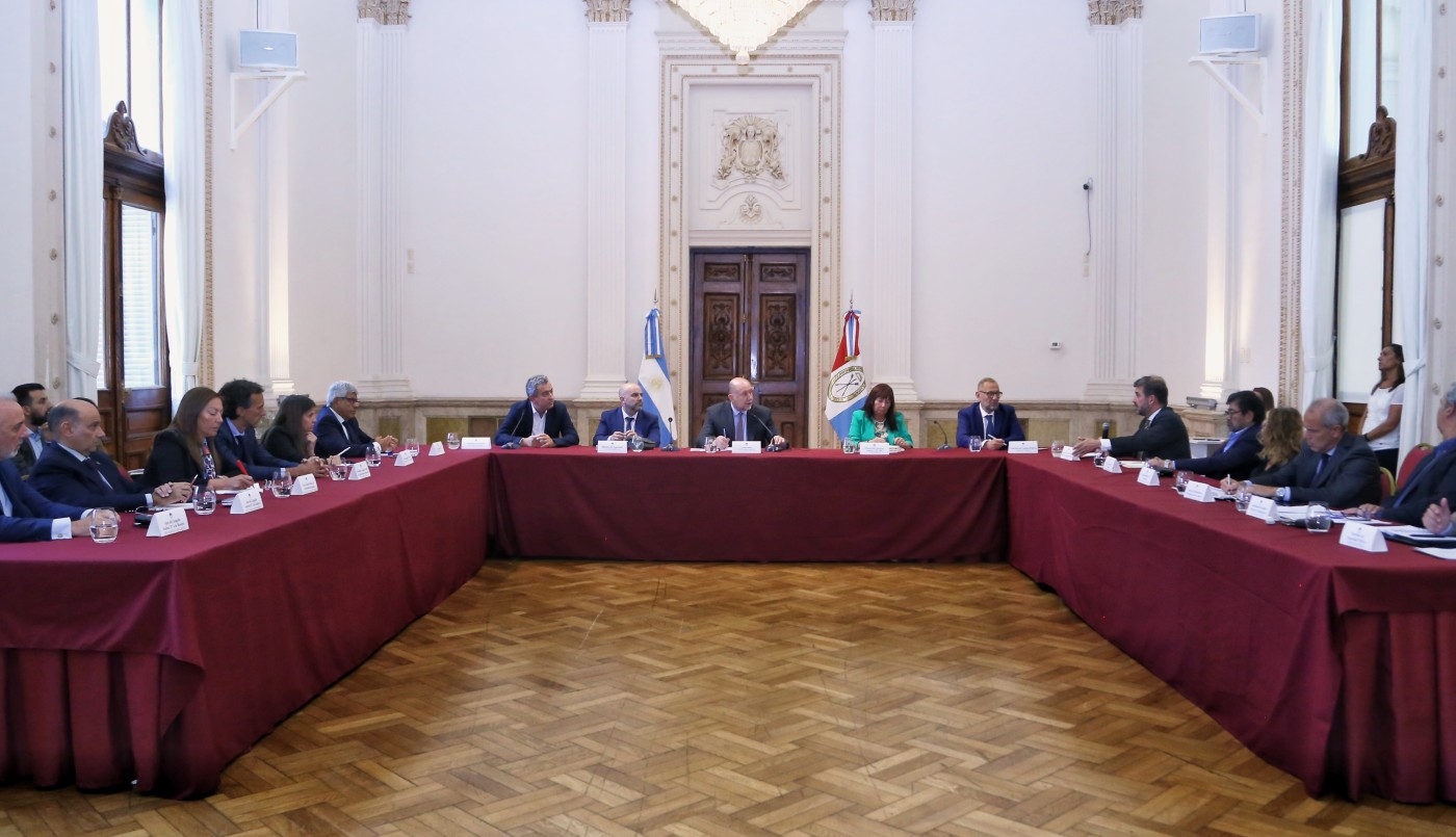 Perotti encabeza una reunión de trabajo con funcionarios de la Justicia federal y provincial | Información General