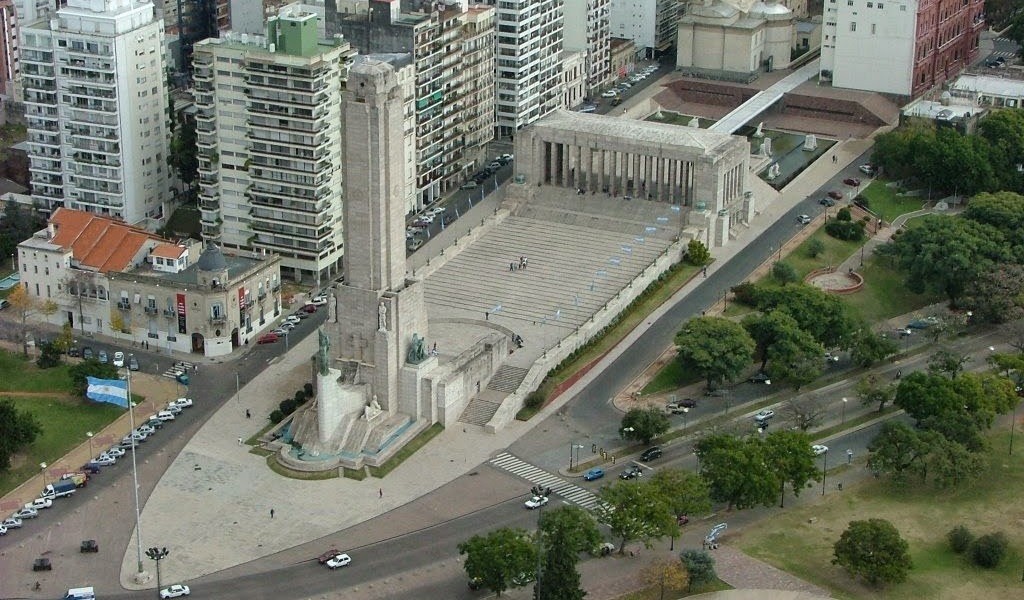Perotti anunció que la Nación adjudicó la obra de restauración del Monumento a la Bandera | Información General