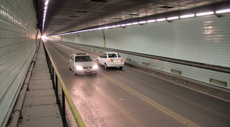 Tránsito alternado en el Túnel Subfluvial por un vehículo de gran porte detenido | Información General