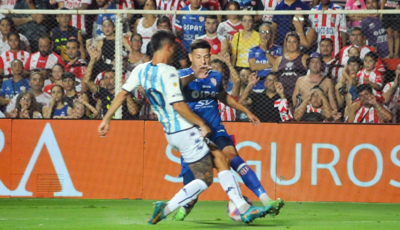 Unión no pudo con Racing y cayó por 3 a 1 como local | Deportes