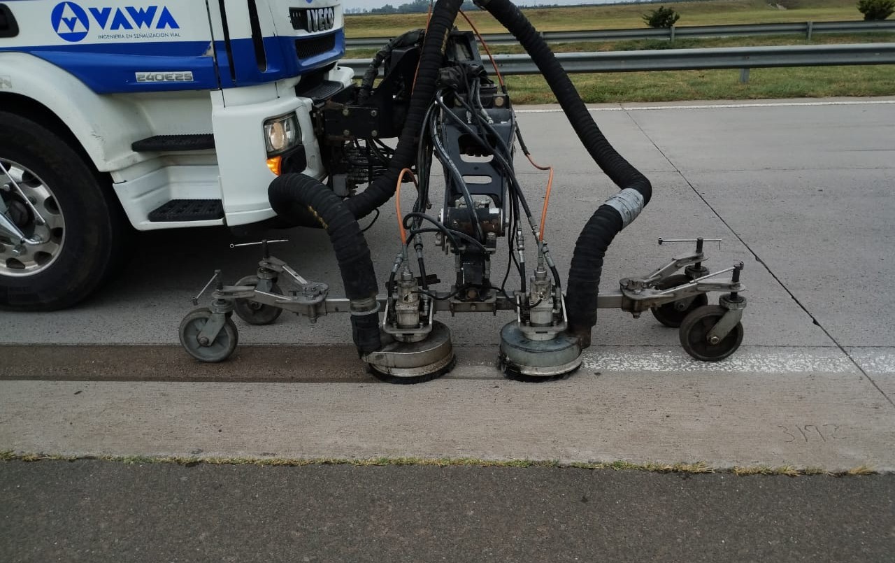 Vialidad Nacional demarca la Auopista Rosario - Córdoba | Información General