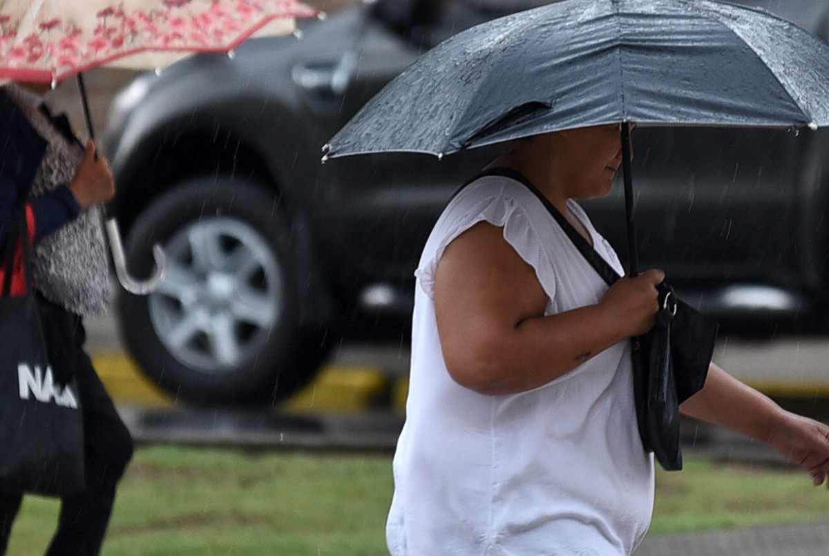 Llueve en la ciudad y ya se superaron los 35 mm de agua caída | Información General