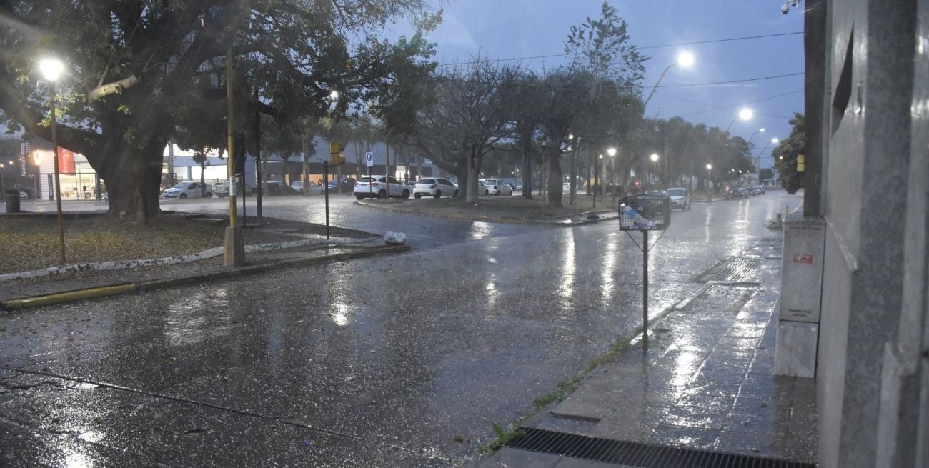 Sigue la lluvia en Santa Fe y se quedaría hasta el sábado | Información General