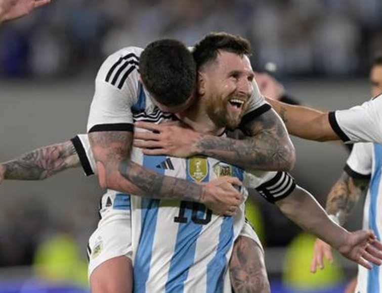Messi sigue haciendo historia: primer jugador con 100 goles en la Selección | Deportes