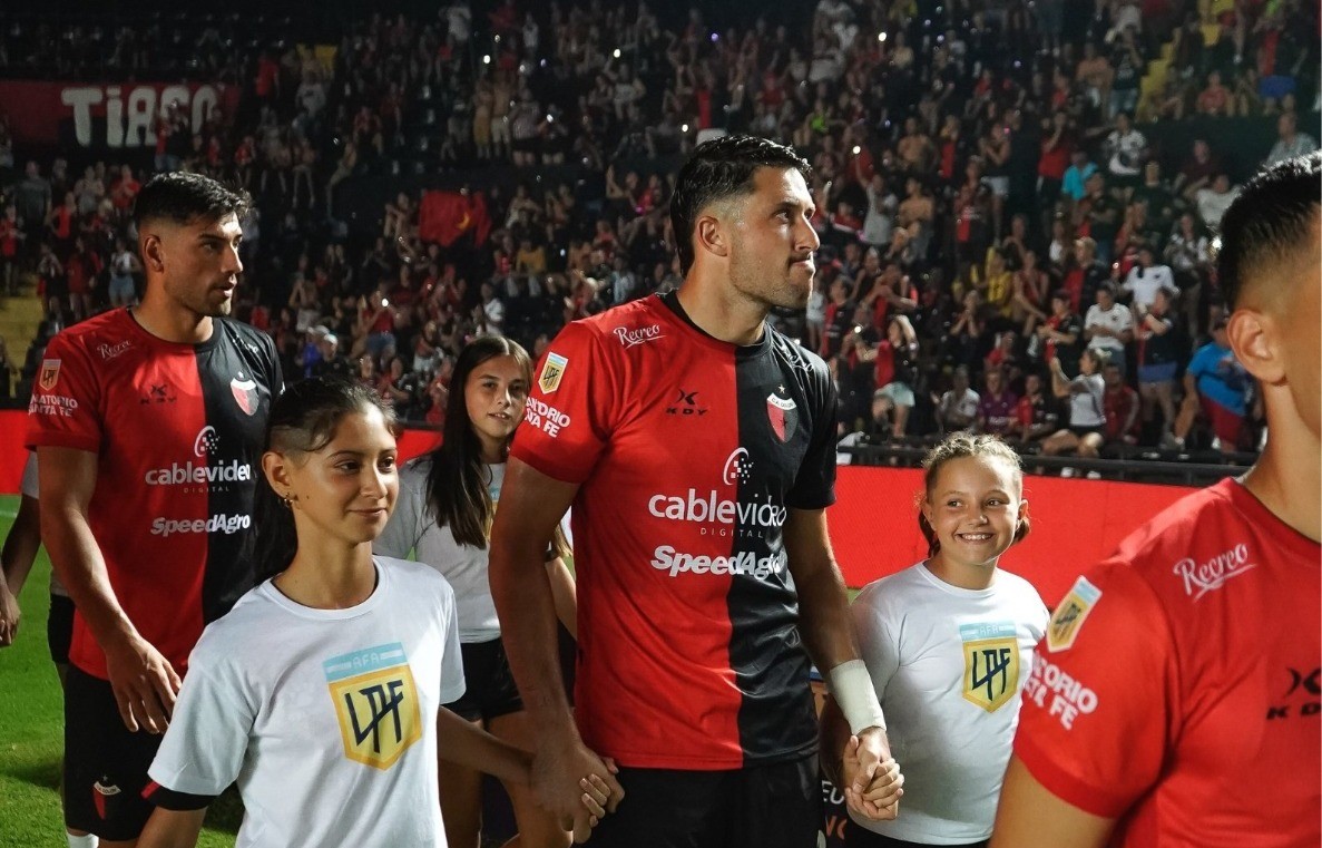 Colón recibe a Atlético Tucumán obligado a salir de perdedor | Deportes