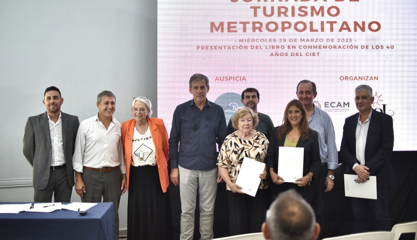 Jatón firmó convenios para potenciar el turismo en el Área Metropolitana | Información General