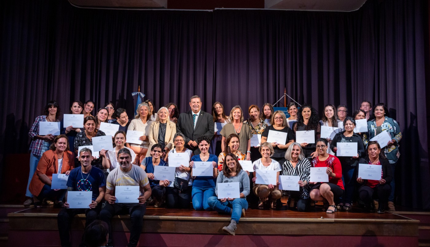 La UNL entregó certificados de competencias en oficios a 57 personas | Información General