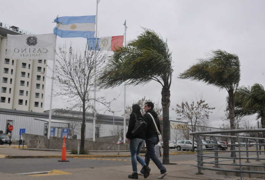 La llegada de un frente frío provoca vientos y descenso de la temperatura | Información General