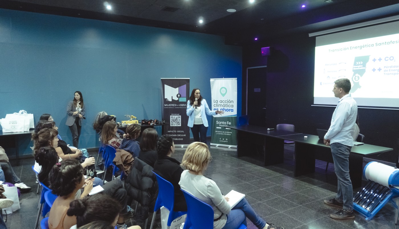 El gobierno de Santa Fe capacitó en instalación de calefones solares para mujeres y disidencias | Igualdad y Género