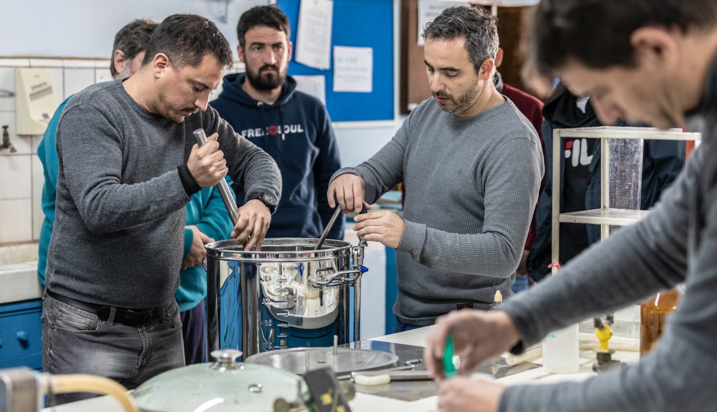 Día del Cervecero Artesanal: Habrá una Big Brew en la Facultad de Ingeniería Química de la UNL | Información General