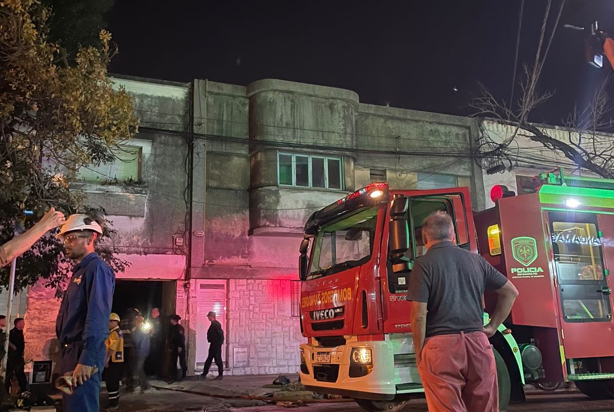 Incendio en un local de venta de acrílicos | Información General