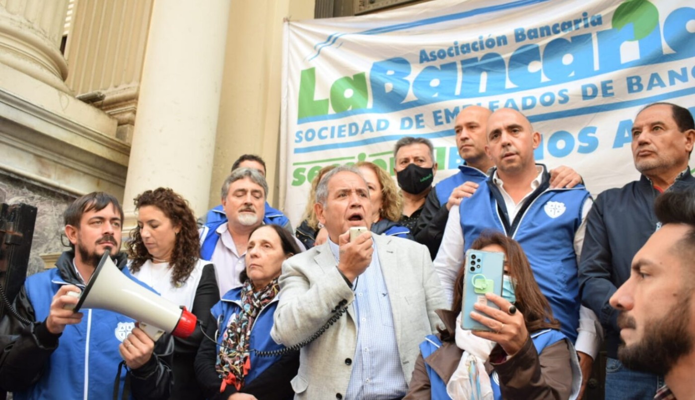 Bancarios siguen sin ponerse de acuerdo en paritarias y el gremio reclama una "urgente respuesta" | Información General
