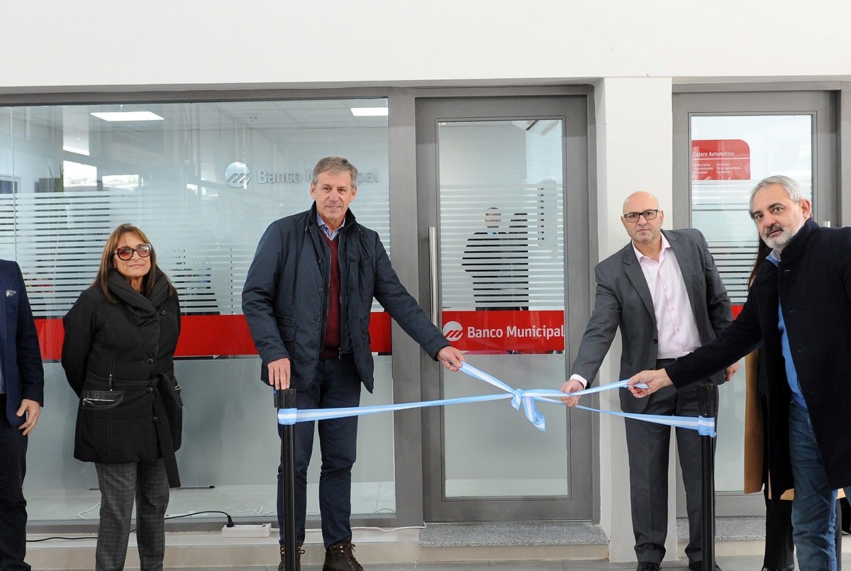 El Banco Municipal de Rosario abrió sus puertas en la Terminal de Ómnibus | Información General