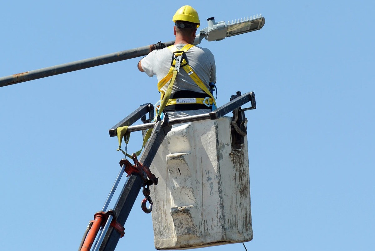 Trabajos de fumigación, iluminación y bacheo previstos para este lunes 12 | Información General