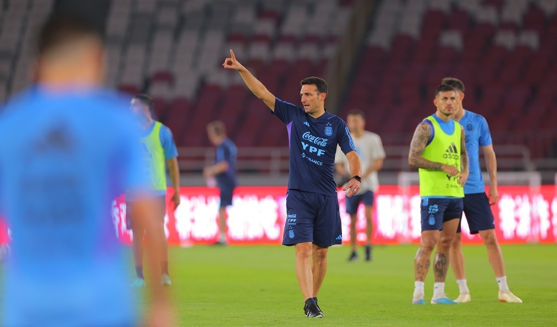 La Selección se entrenó a puertas cerradas en Indonesia | Deportes