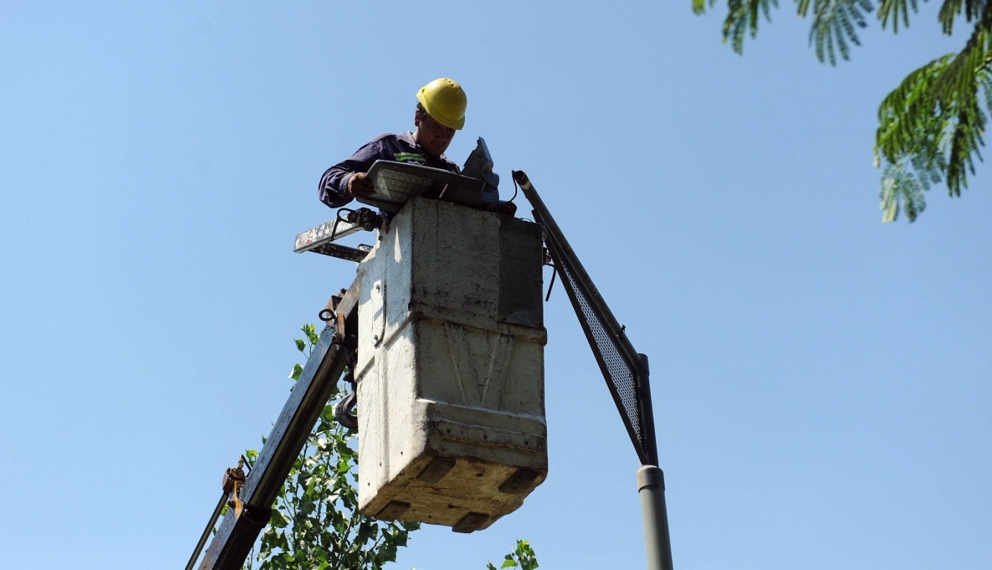 Cuáles son los trabajos de iluminación y bacheo que se harán este miércoles | Información General