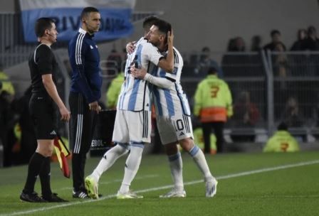 "Messi me pidió el cambio y le harán estudios para ver si puede ir a Bolivia", reveló Scaloni | Deportes