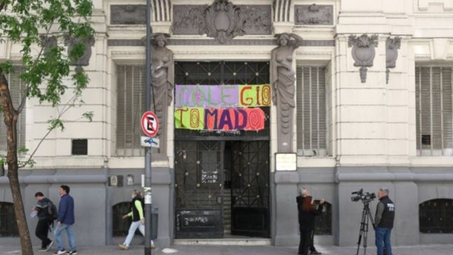 Hace un año su hija tomó la escuela y ahora la Ciudad le exige pagar $ 1,4 millones | Nacionales