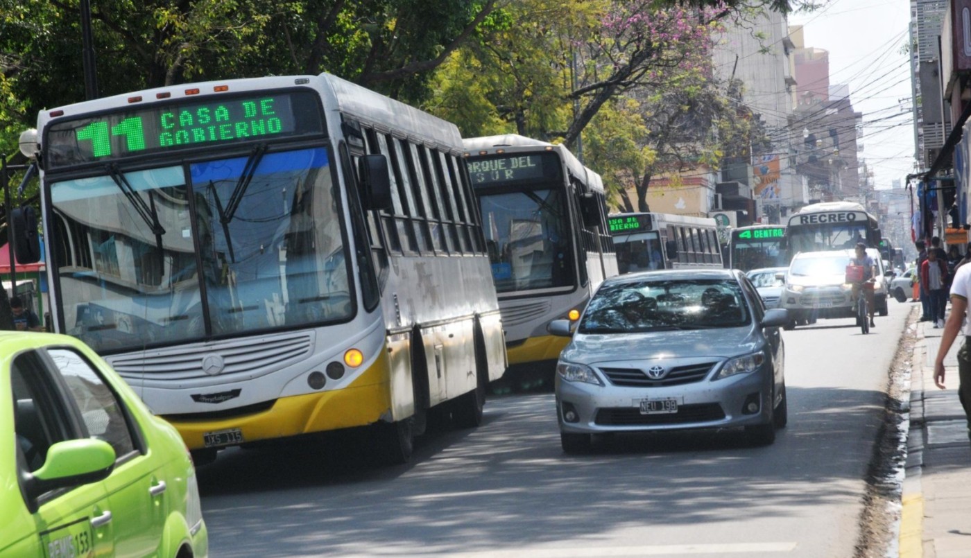 Cuáles son las líneas de colectivo que cambian su recorrido por el clásico | Información General