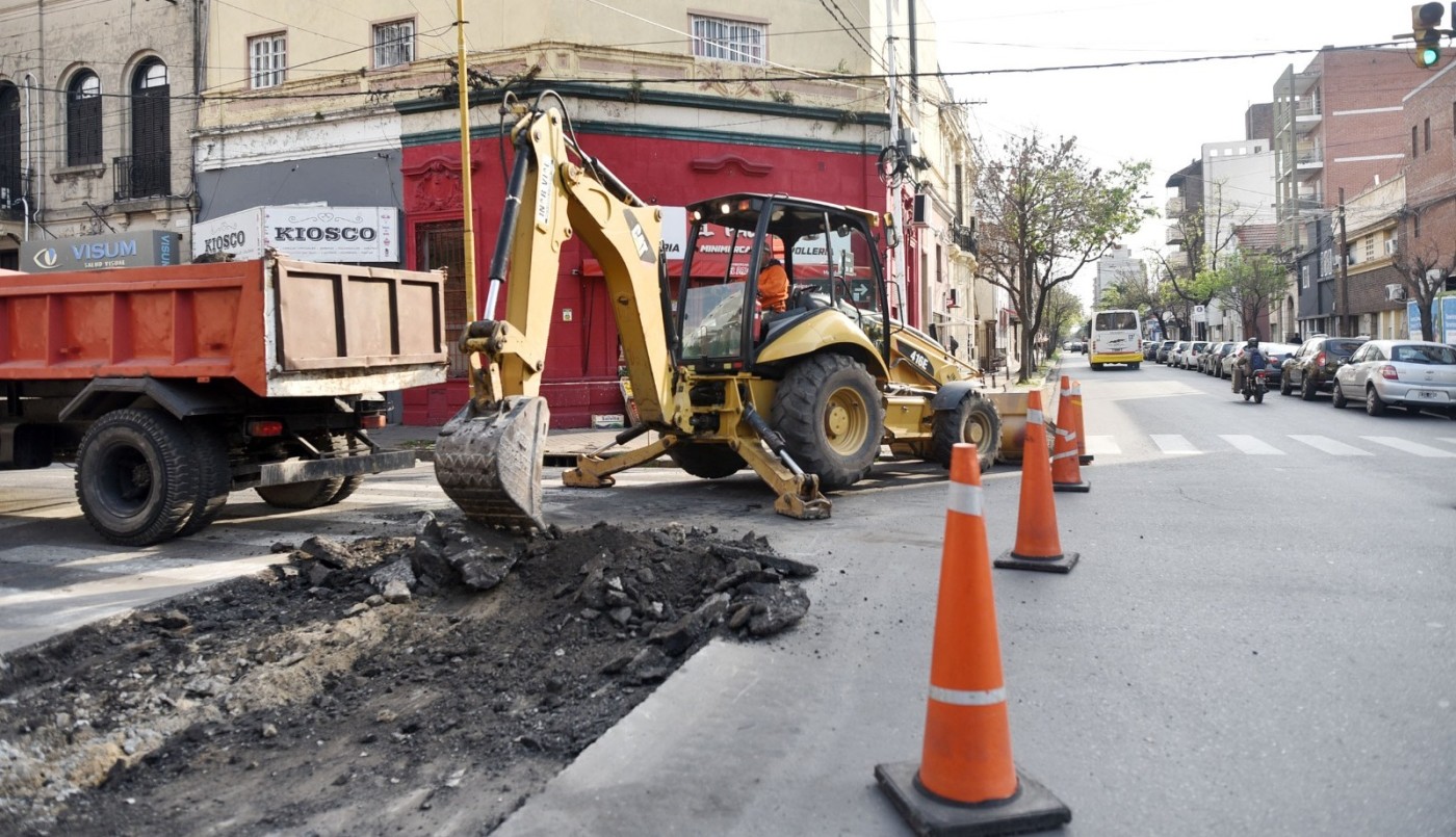 Trabajos de bacheo, iluminación y drenaje para este martes | Información General